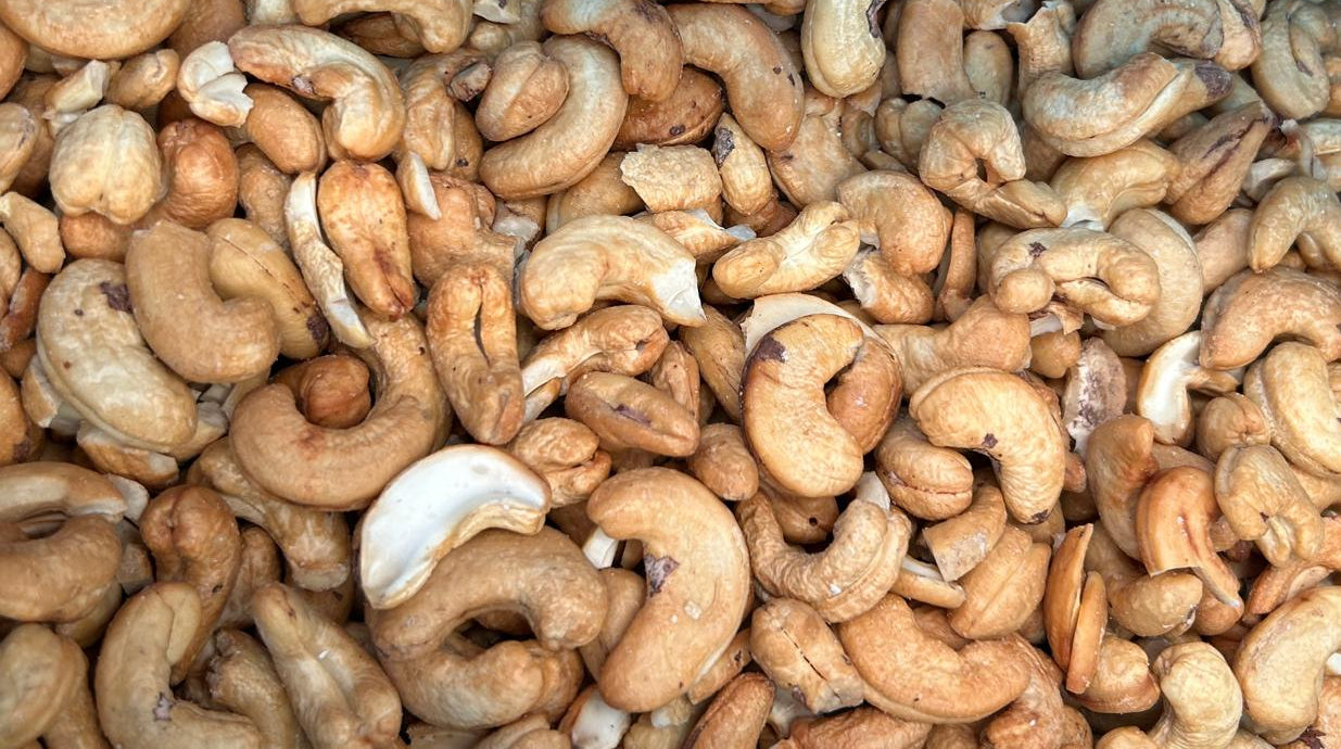 Castaña de caju % de piel sin sal 22.68kg